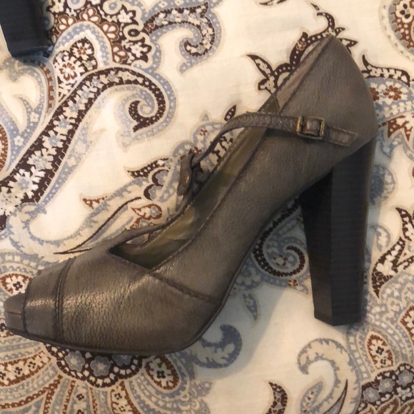 Simply Vera Taupe Peep Toe chunky heels - Picture 3 of 7